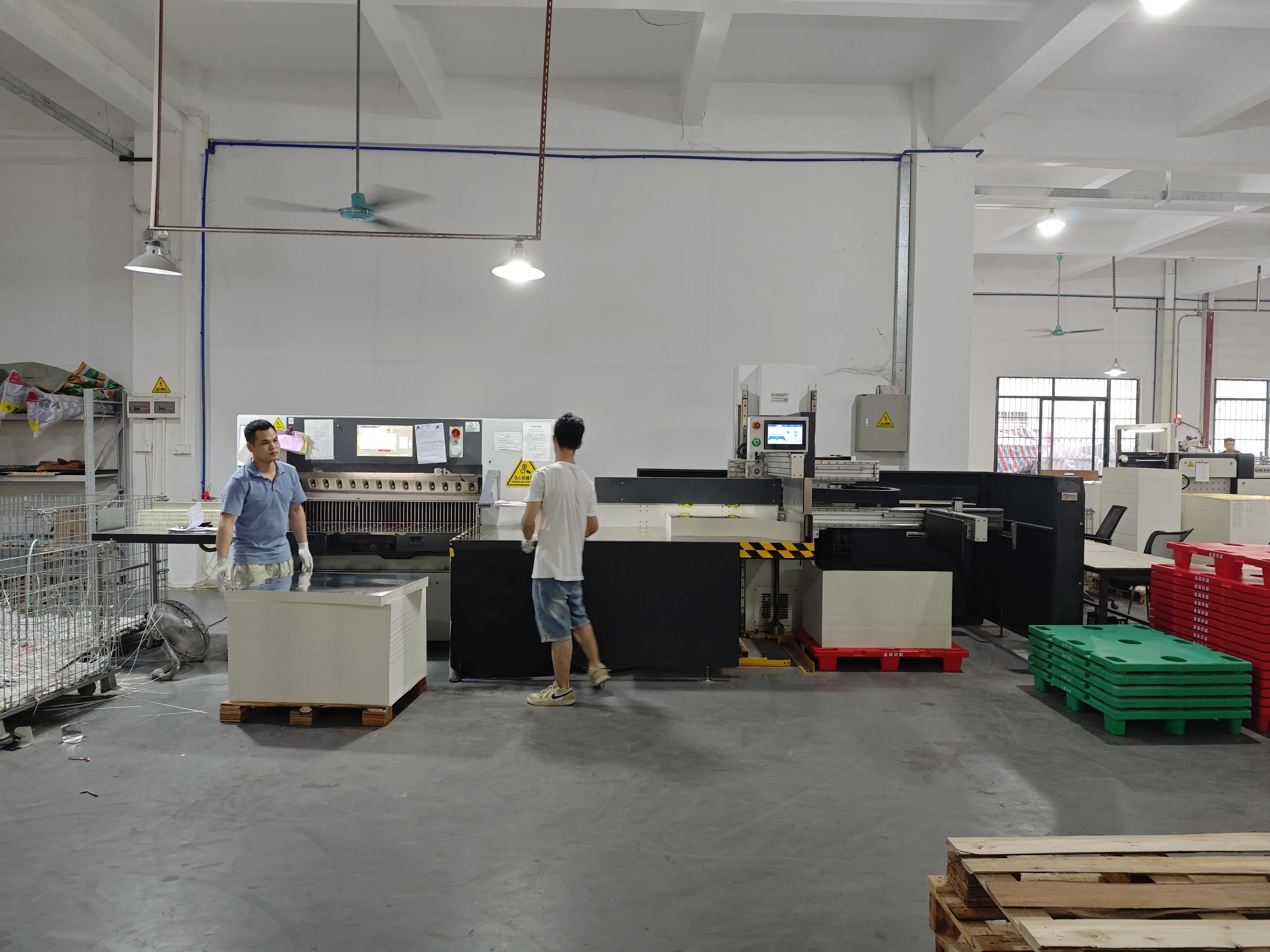 Precision Cutting Equipment for Custom Box Shapes