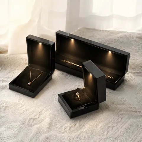 Luxury jewelry presentation packaging