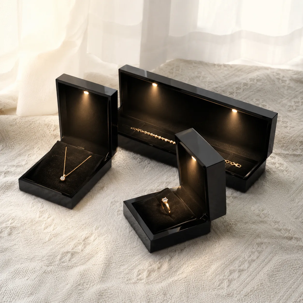 High gloss piano lacquer jewelry boxes with built-in LED lighting
